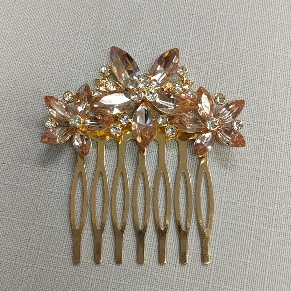 Flower Blush Stones Comb
